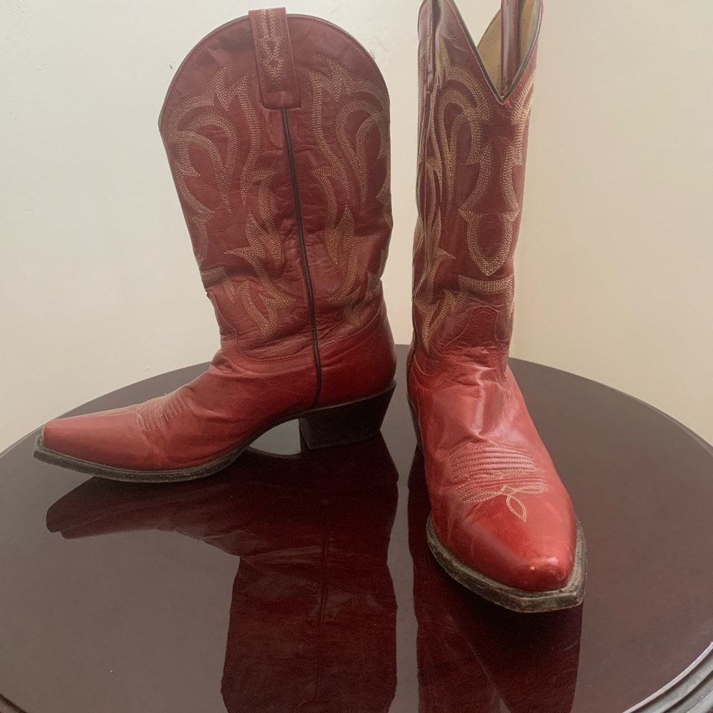 🔥 8.5 Red hot cowboy boots 🔥